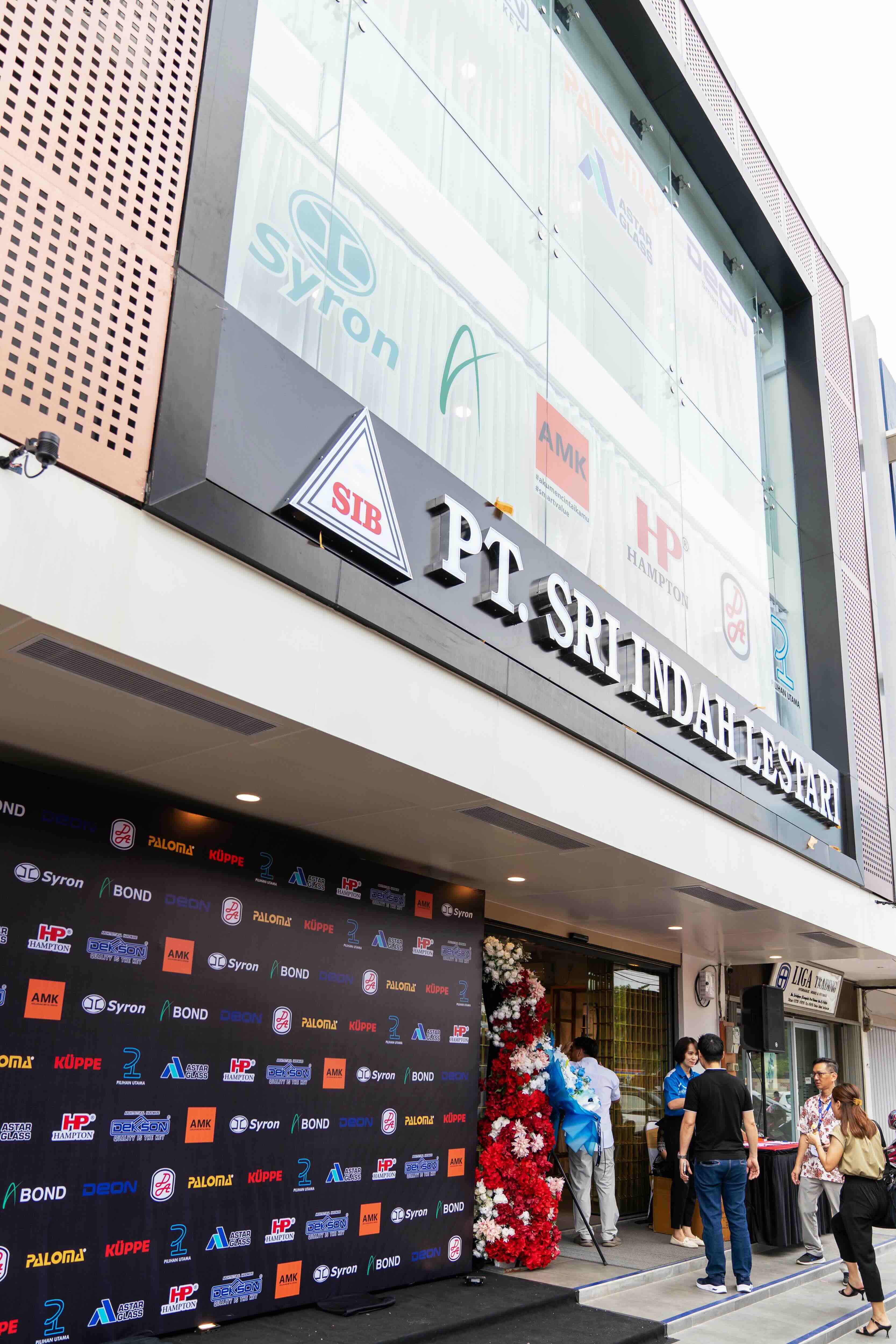 Gedung SIL Hardware - Toko Pelita