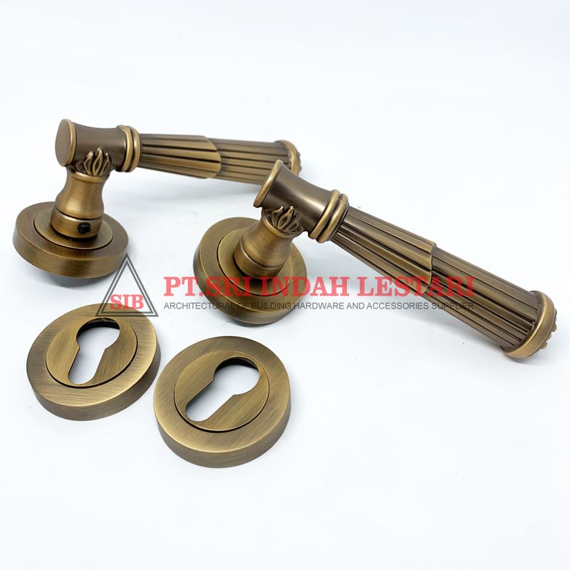 LEVER HANDLE ROSES V21101 MCF 4